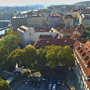 pytloun-old-armoury-hotel-prague.praguehotelsweb.com/